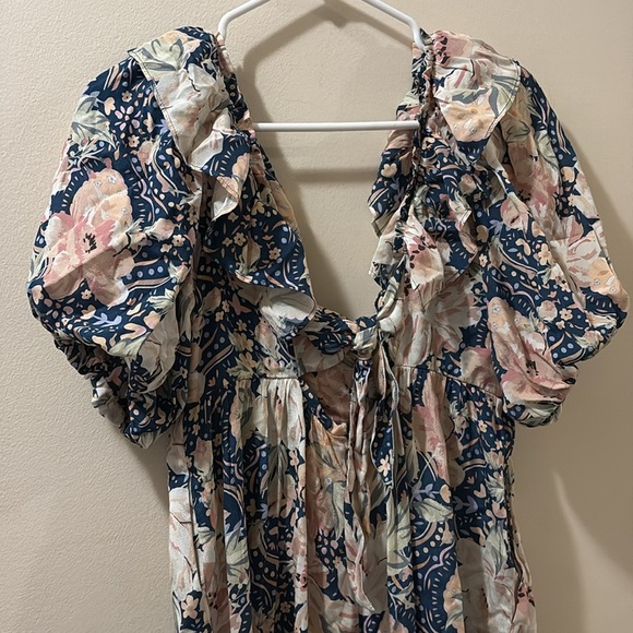 Yumi Kim Navy and Peach Floral jumpsuit - size large - puff sleeve - open back - Picture 8 of 10